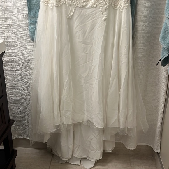 Plus size wedding dress - Picture 6 of 7